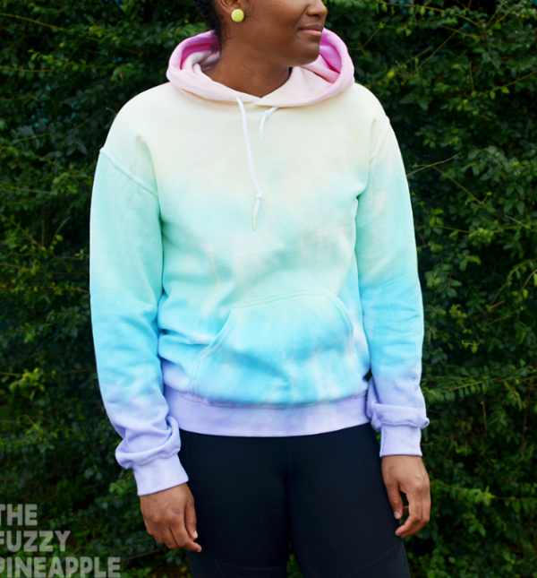 Hoodie dengan Warna Pastel yang Lembut